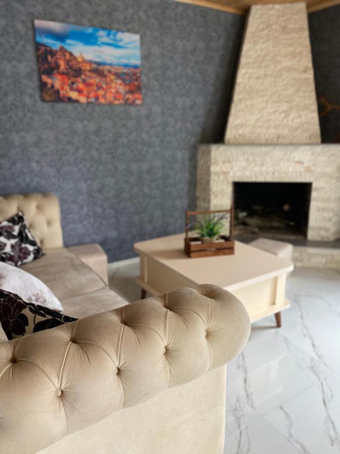 Buo'S Guest House Borjomi ภายนอก รูปภาพ